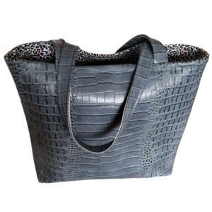 Gorgeous Designer Crocodile Faux Leather Bag in Sterling Silver. Magnetic Snap Closure. Eight Pockets. One of a Kind.